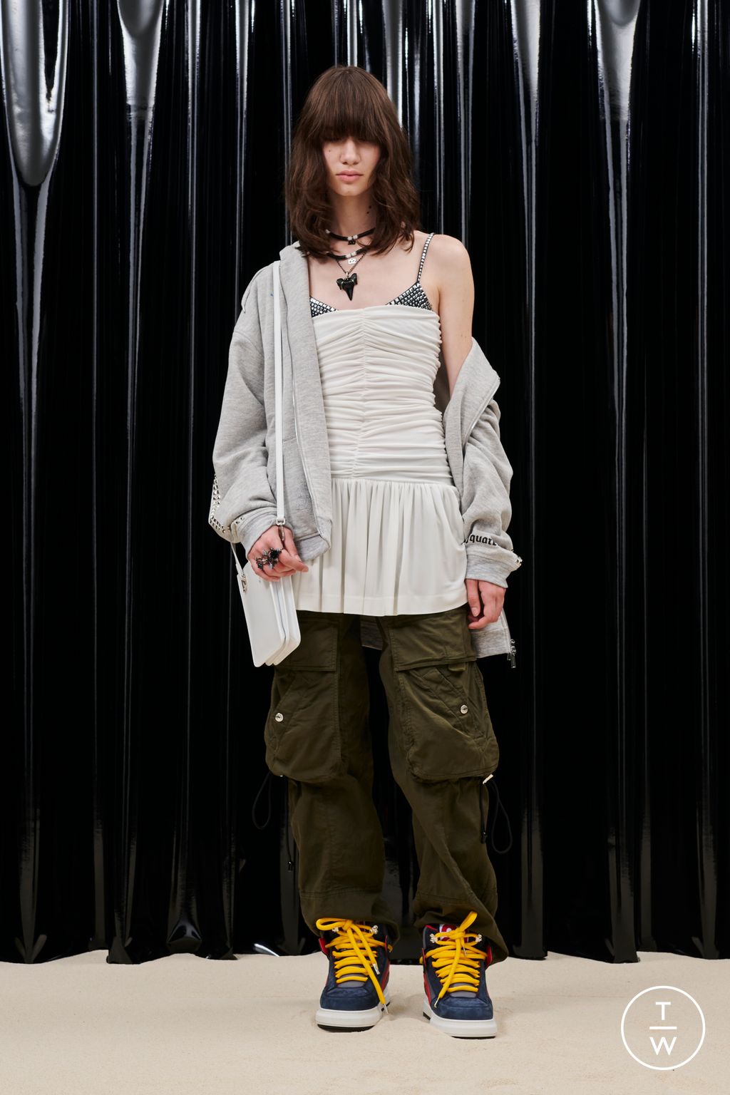 Fashion Week Milan Resort 2023 look 28 from the Dsquared2 collection 女装