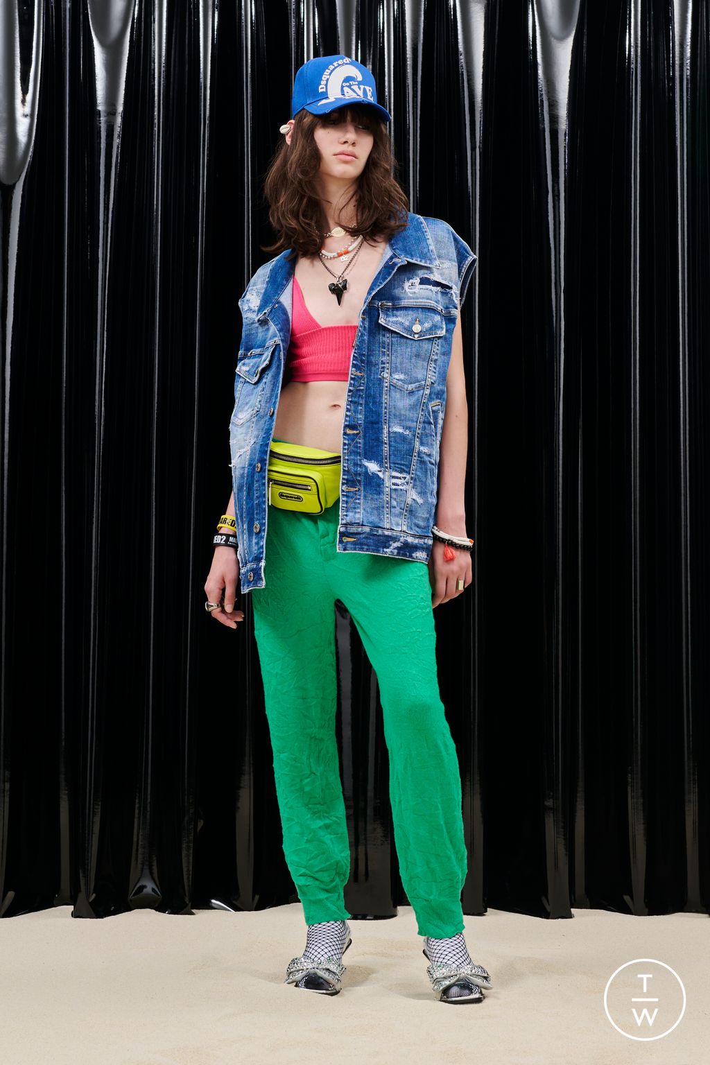 Fashion Week Milan Resort 2023 look 29 from the Dsquared2 collection womenswear