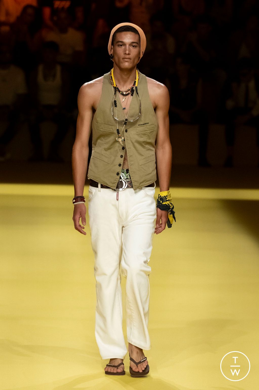 Fashion Week Milan Spring/Summer 2023 look 5 de la collection Dsquared2 menswear
