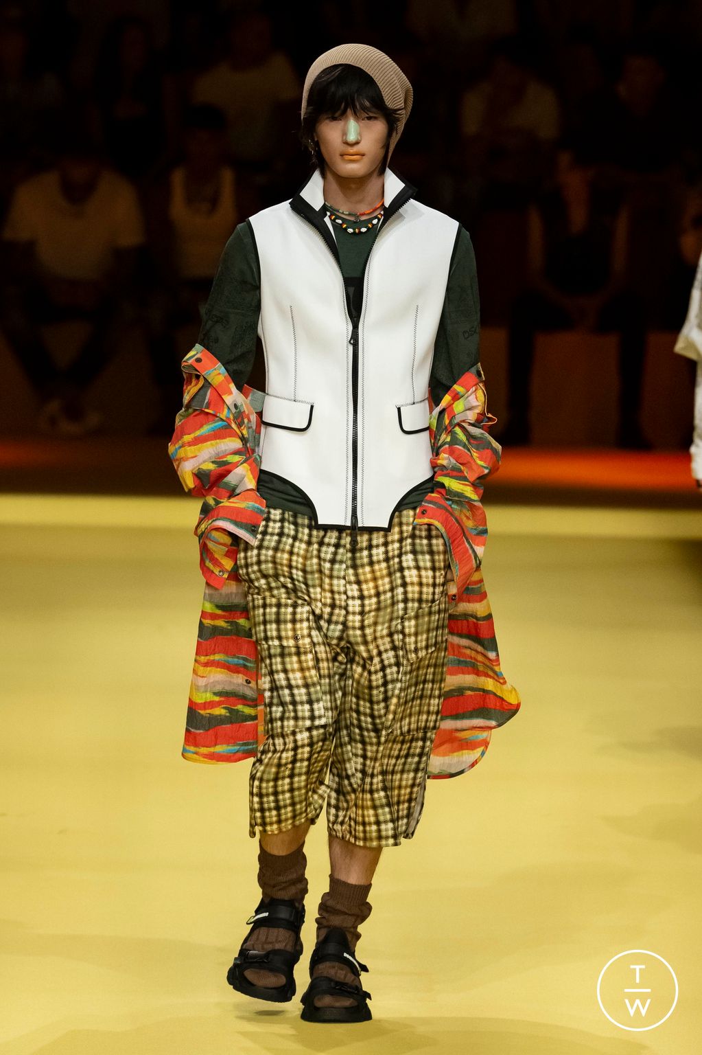 Fashion Week Milan Spring/Summer 2023 look 15 from the Dsquared2 collection menswear