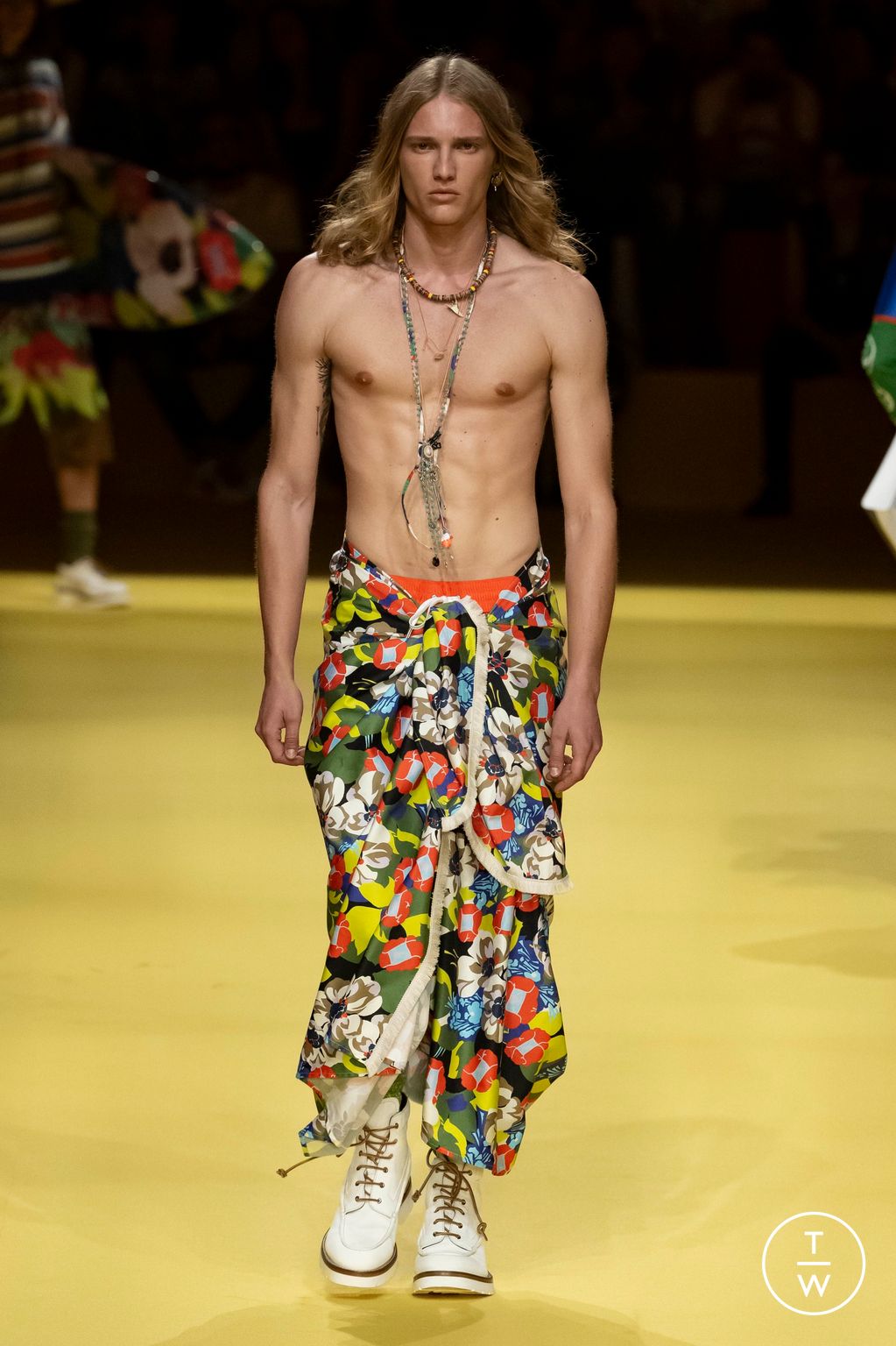 Fashion Week Milan Spring/Summer 2023 look 20 from the Dsquared2 collection 男装