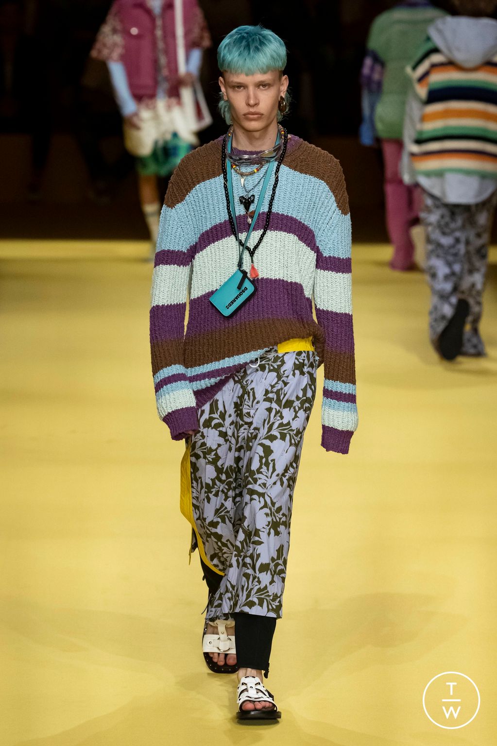 Fashion Week Milan Spring/Summer 2023 look 41 from the Dsquared2 collection menswear