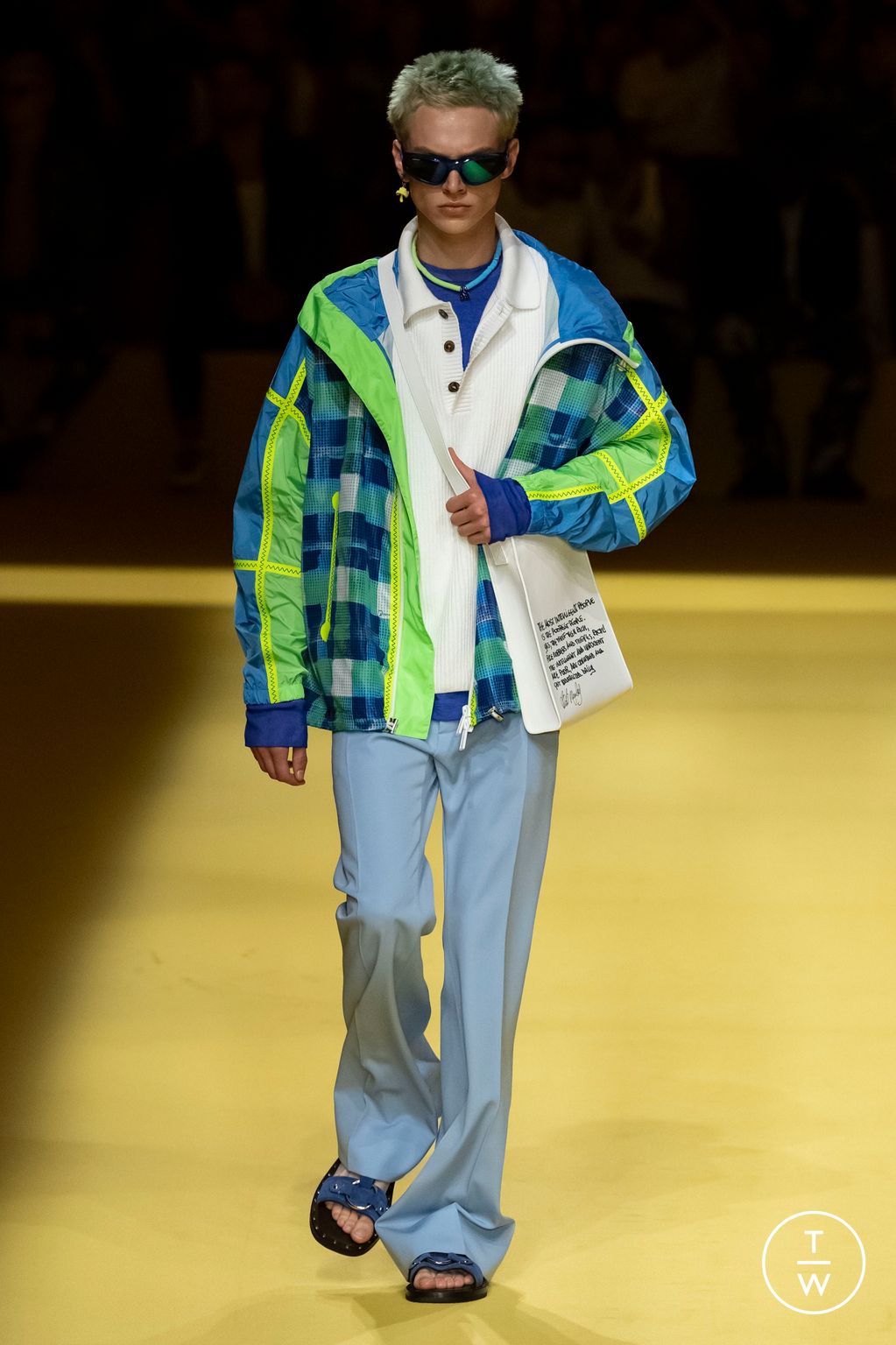 Fashion Week Milan Spring/Summer 2023 look 43 from the Dsquared2 collection menswear