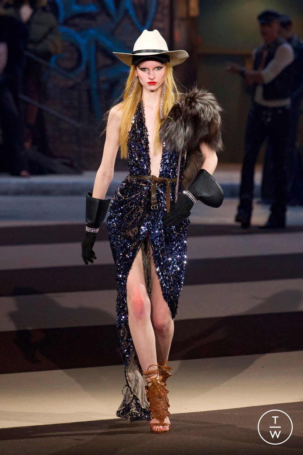 Fashion Week Milan Fall/Winter 2025 look 13 from the Dsquared2 collection 女装