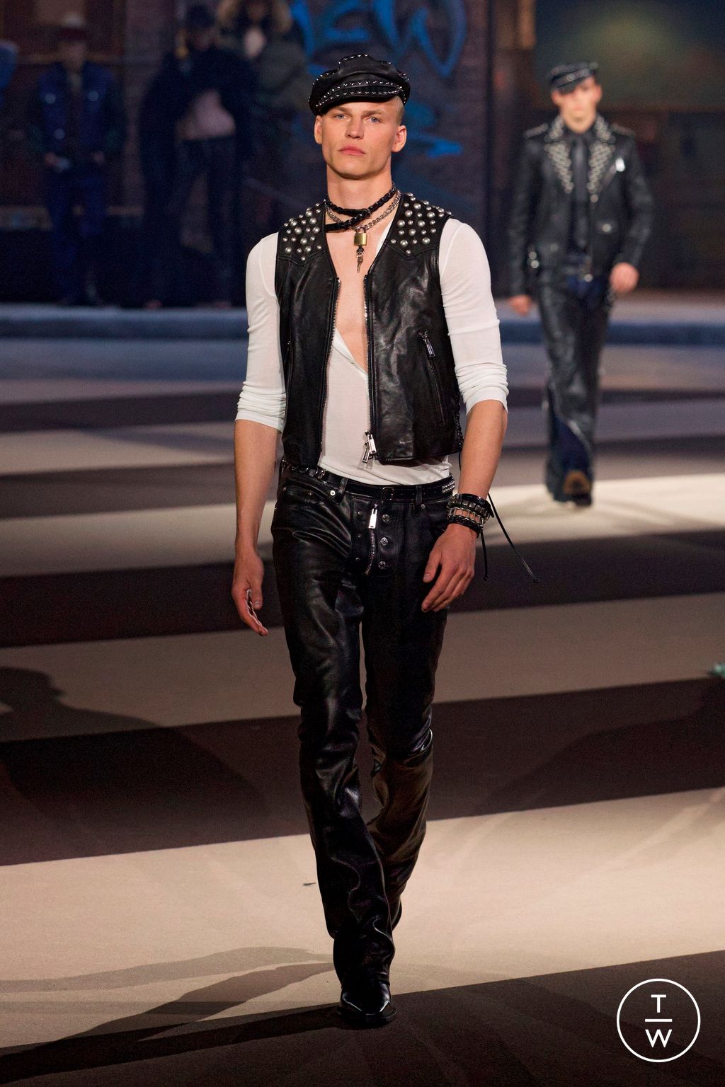 Fashion Week Milan Fall/Winter 2025 look 14 from the Dsquared2 collection womenswear