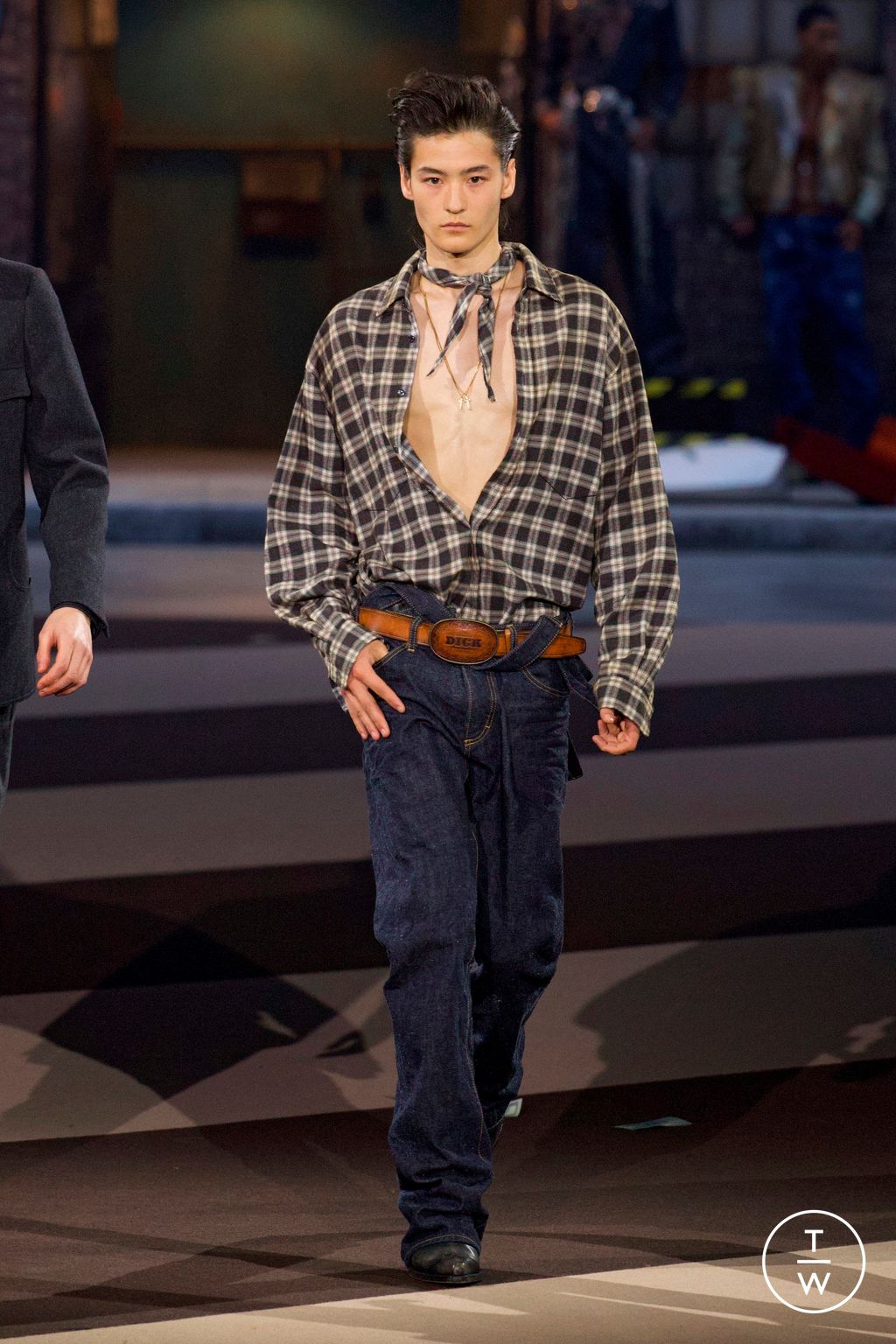 Fashion Week Milan Fall/Winter 2025 look 25 from the Dsquared2 collection womenswear