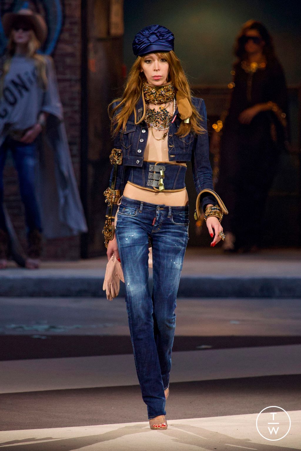 Fashion Week Milan Fall/Winter 2025 look 38 from the Dsquared2 collection 女装