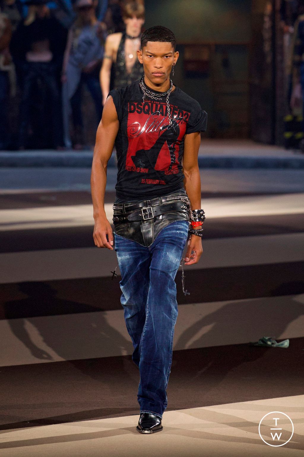 Fashion Week Milan Fall/Winter 2025 look 44 from the Dsquared2 collection 女装