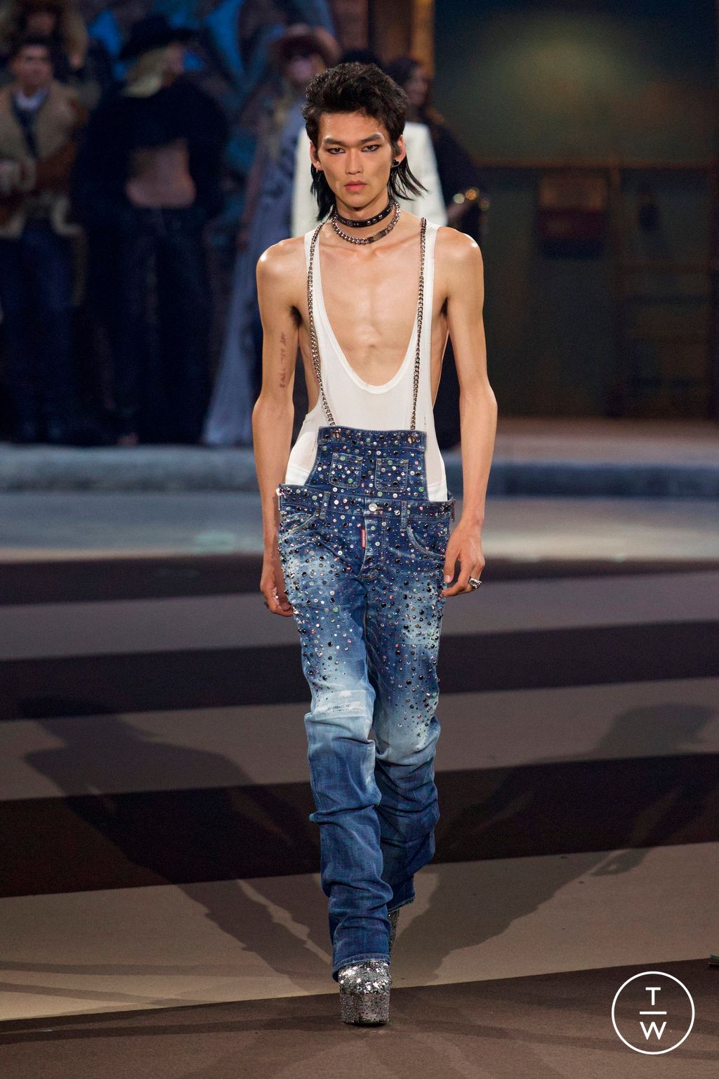 Fashion Week Milan Fall/Winter 2025 look 46 from the Dsquared2 collection womenswear