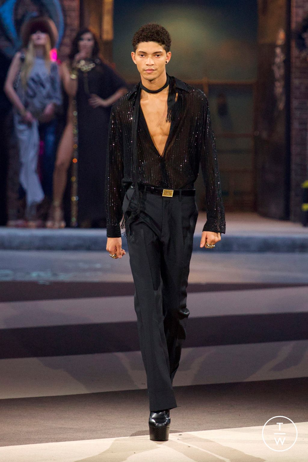 Fashion Week Milan Fall/Winter 2025 look 52 from the Dsquared2 collection womenswear