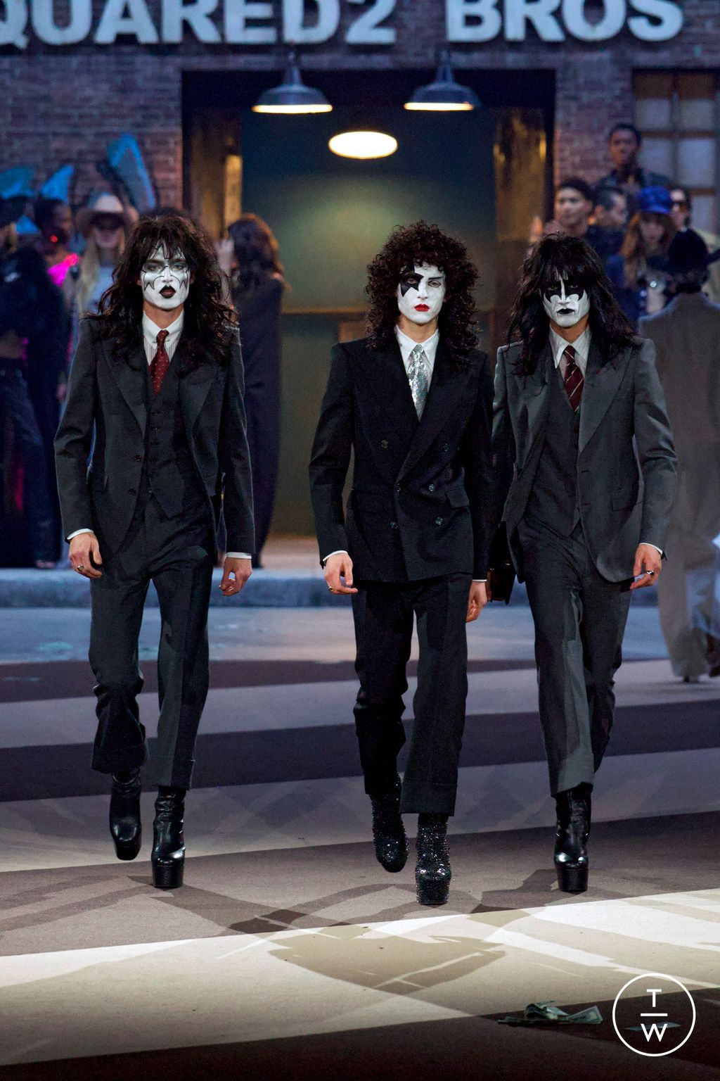 Fashion Week Milan Fall/Winter 2025 look 55 from the Dsquared2 collection 女装