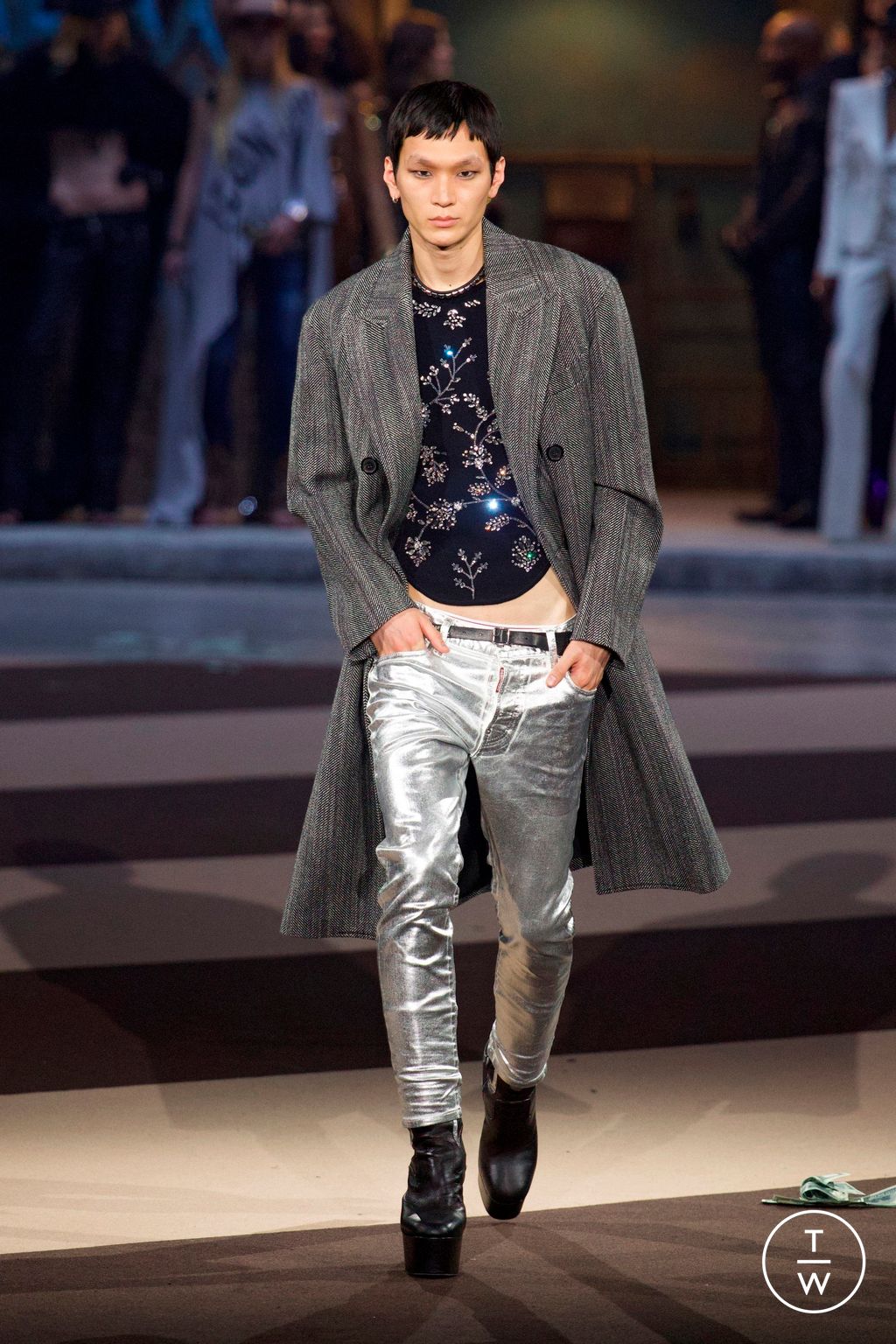 Fashion Week Milan Fall/Winter 2025 look 60 from the Dsquared2 collection womenswear