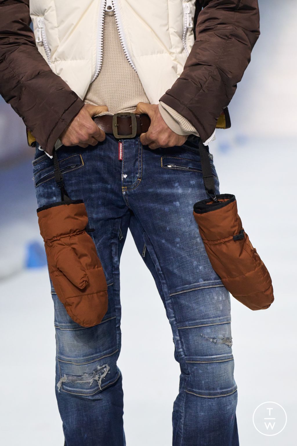 Fashion Week Milan Fall/Winter 2026 look 36 from the Dsquared2 collection menswear accessories