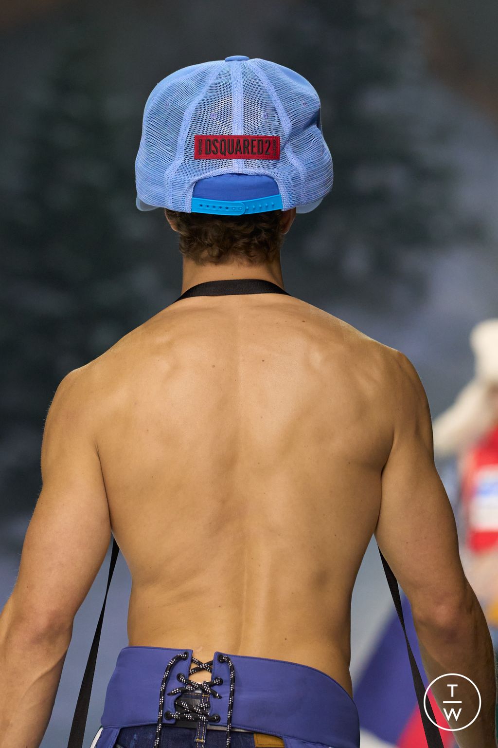 Fashion Week Milan Fall/Winter 2026 look 11 from the Dsquared2 collection menswear accessories