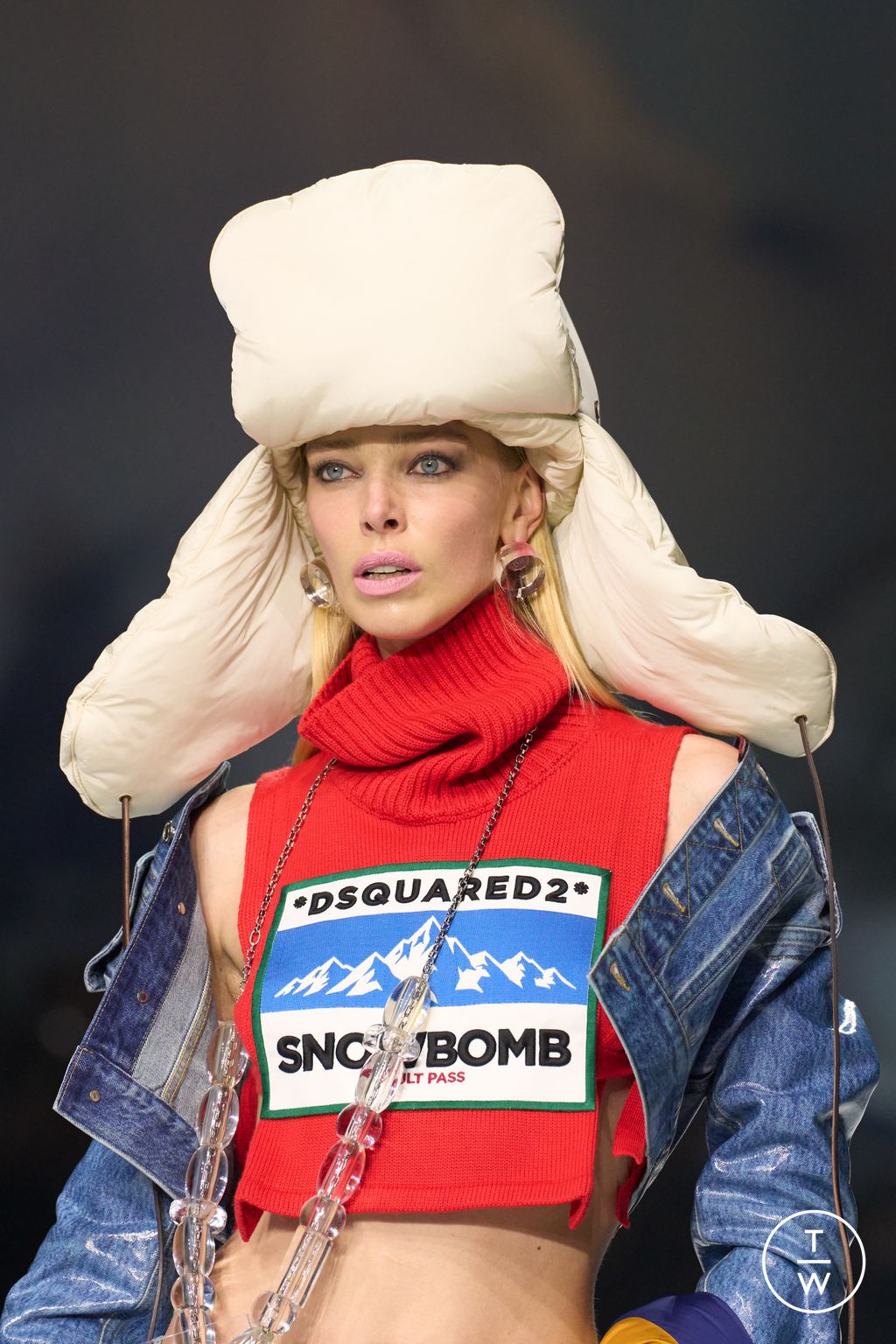 Fashion Week Milan Fall/Winter 2026 look 12 de la collection Dsquared2 menswear accessories