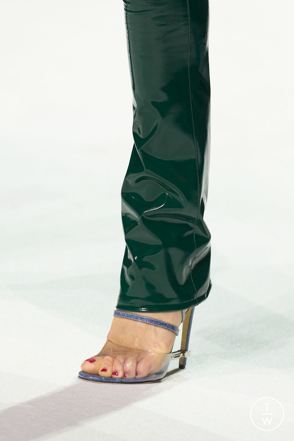 Fashion Week Milan Fall/Winter 2026 look 13 de la collection Dsquared2 menswear accessories