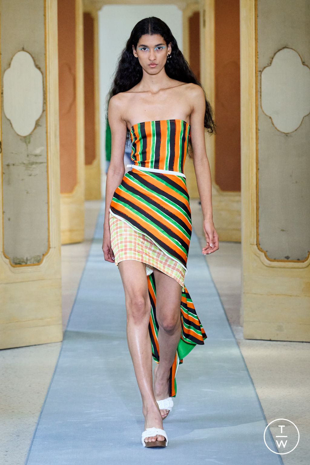 Fashion Week Milan Spring/Summer 2023 look 7 from the Dsquared2 collection womenswear