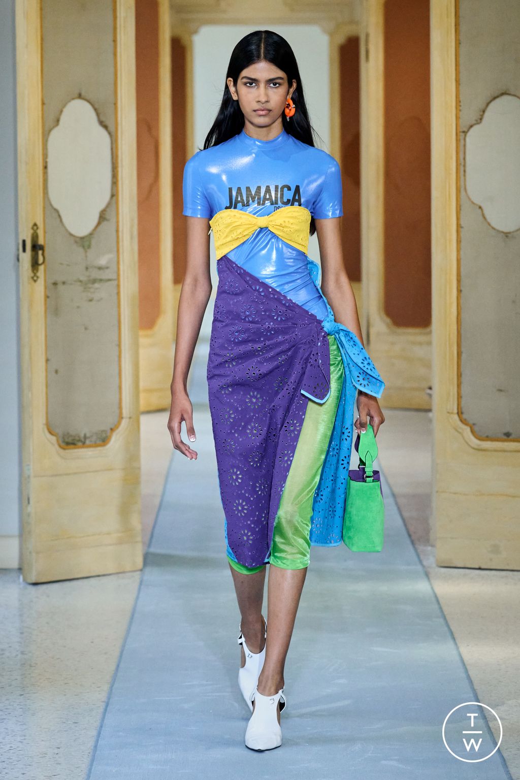 Fashion Week Milan Spring/Summer 2023 look 16 from the Dsquared2 collection 女装