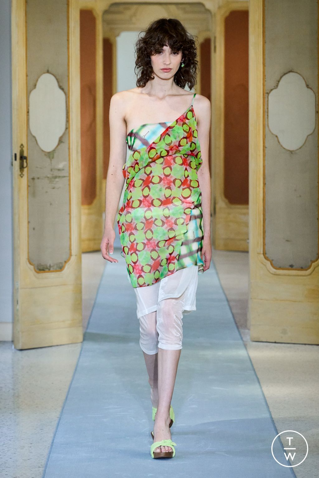 Fashion Week Milan Spring/Summer 2023 look 19 from the Dsquared2 collection 女装