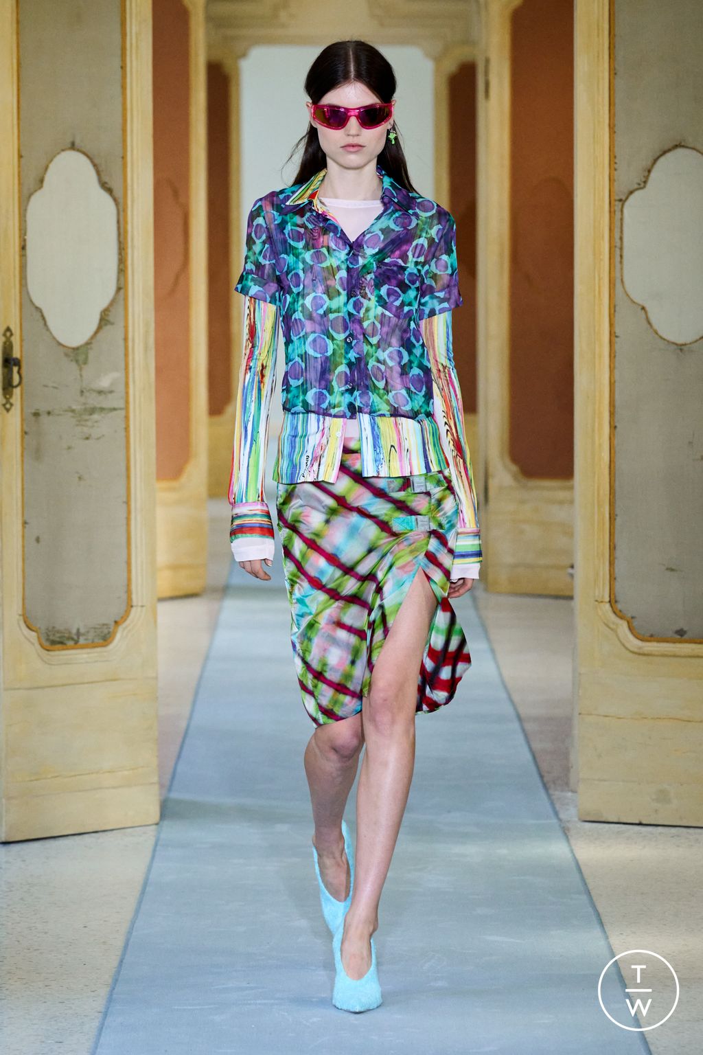 Fashion Week Milan Spring/Summer 2023 look 26 from the Dsquared2 collection womenswear