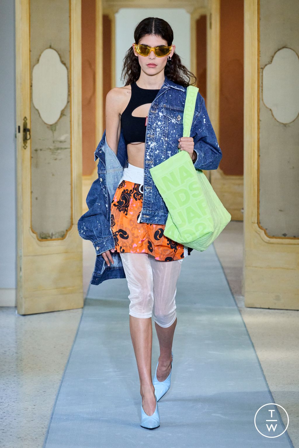 Fashion Week Milan Spring/Summer 2023 look 31 de la collection Dsquared2 womenswear