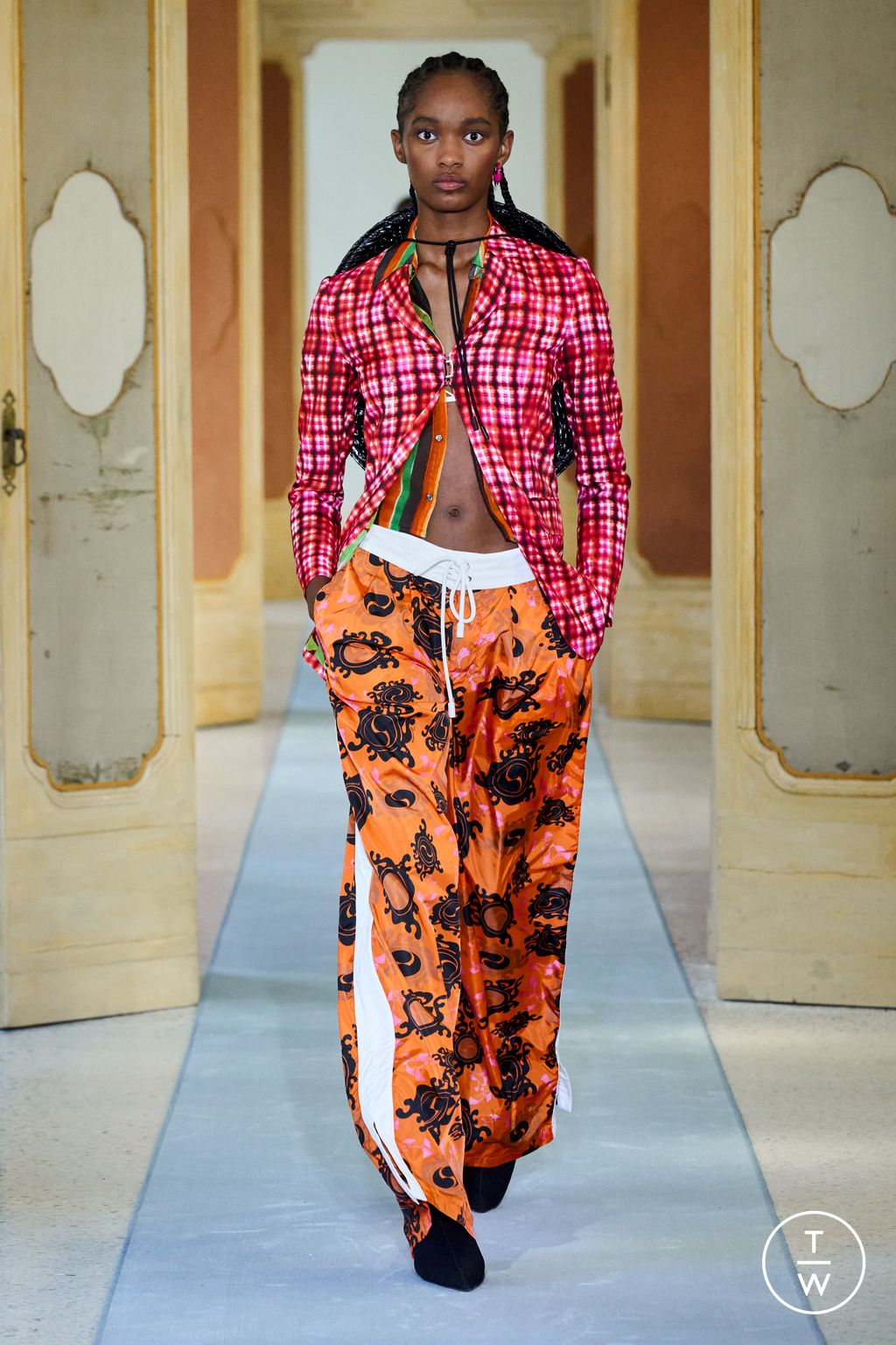 Fashion Week Milan Spring/Summer 2023 look 32 from the Dsquared2 collection 女装