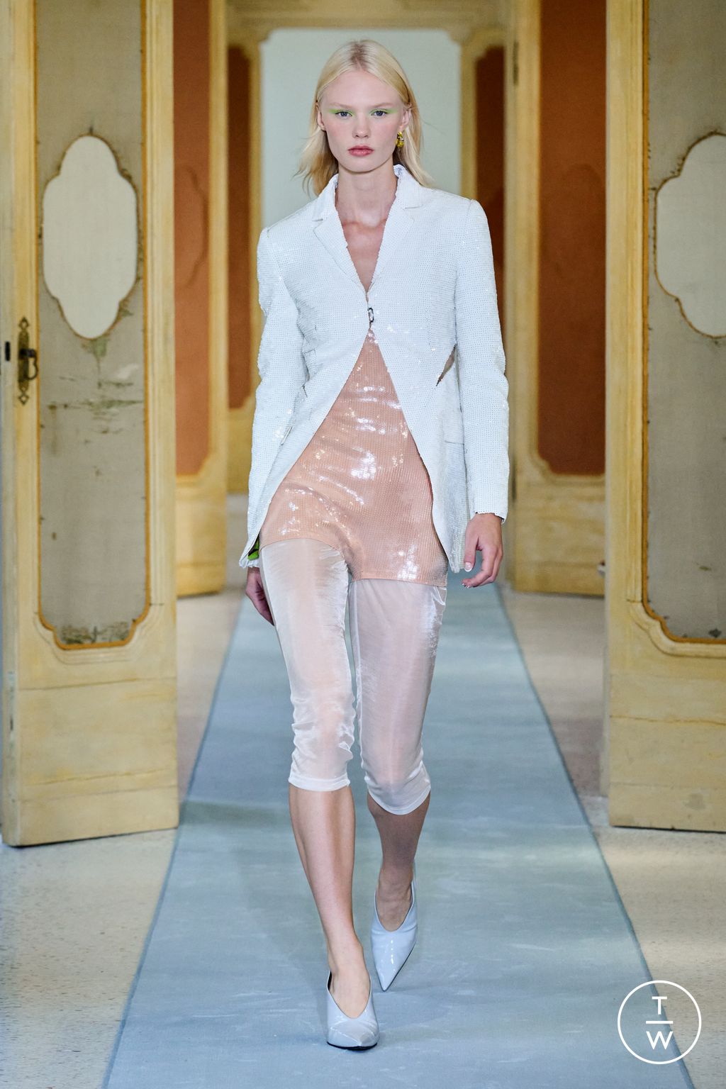 Fashion Week Milan Spring/Summer 2023 look 37 from the Dsquared2 collection 女装