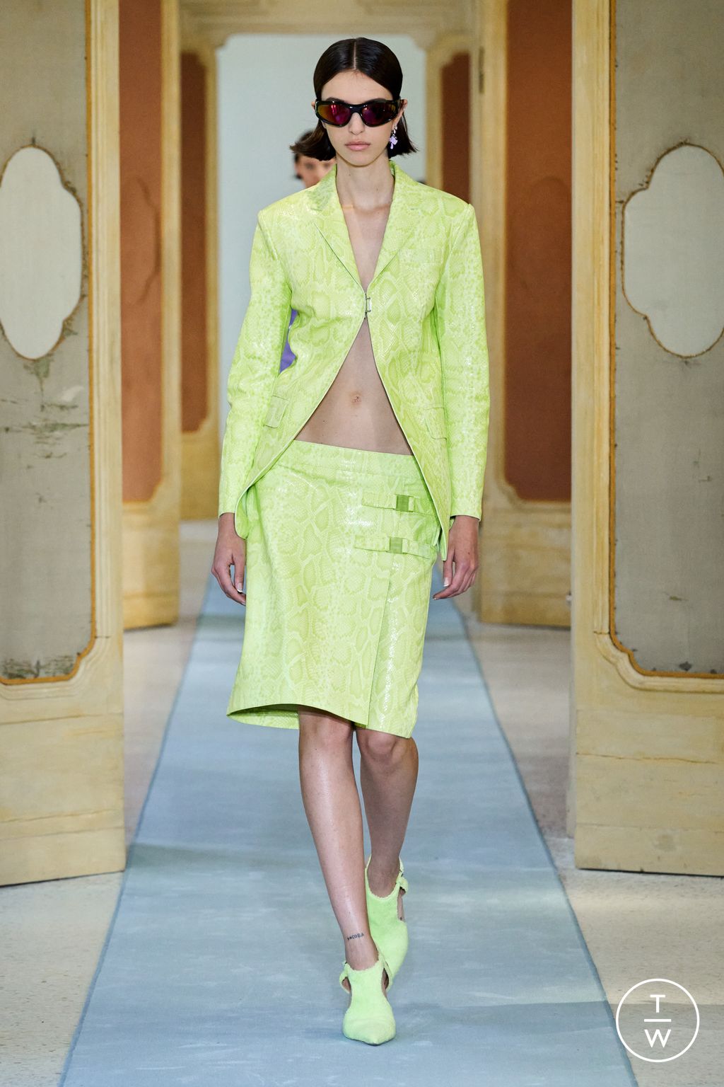 Fashion Week Milan Spring/Summer 2023 look 38 from the Dsquared2 collection womenswear