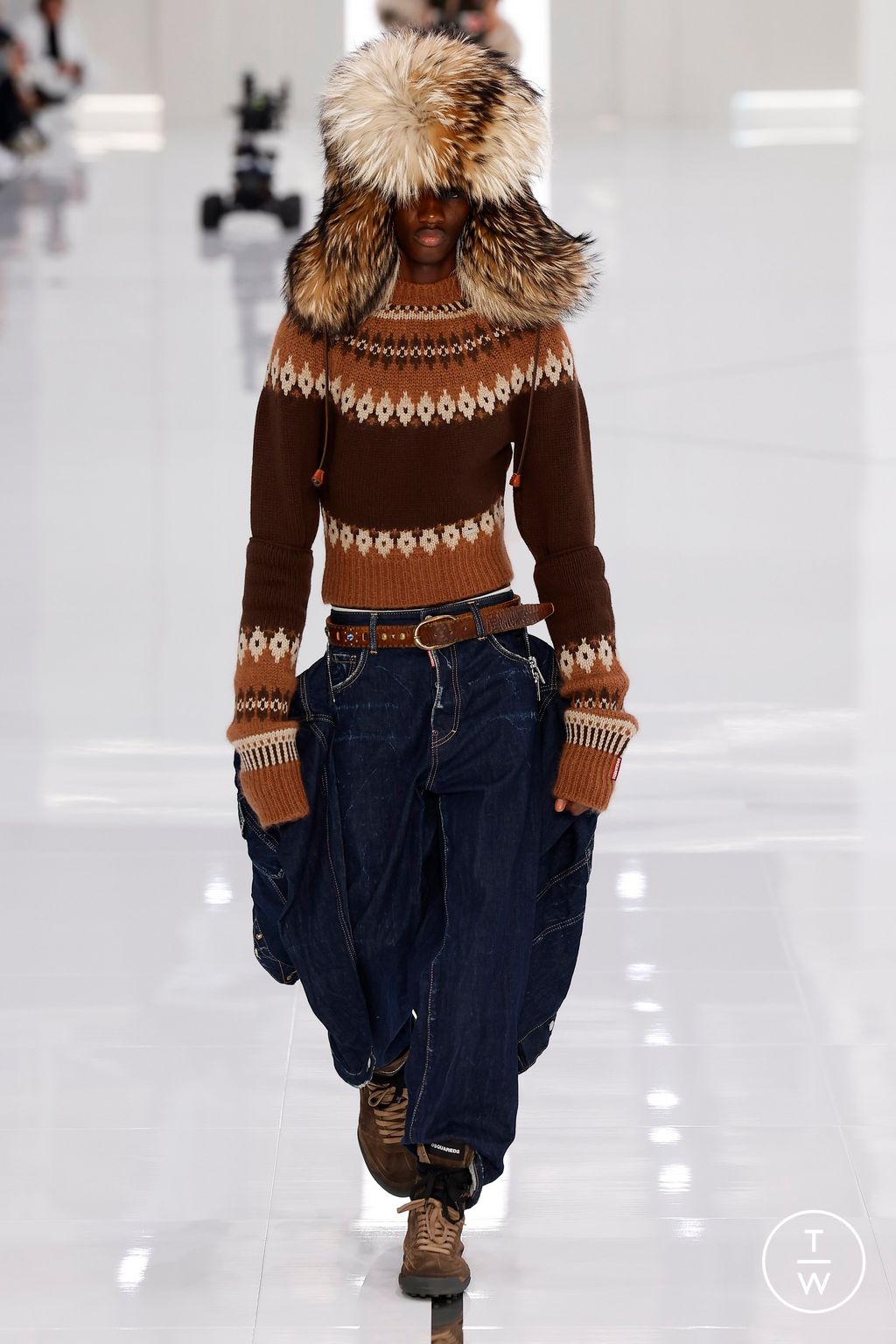 Fashion Week Milan Fall/Winter 2024 look 5 de la collection Dsquared2 menswear