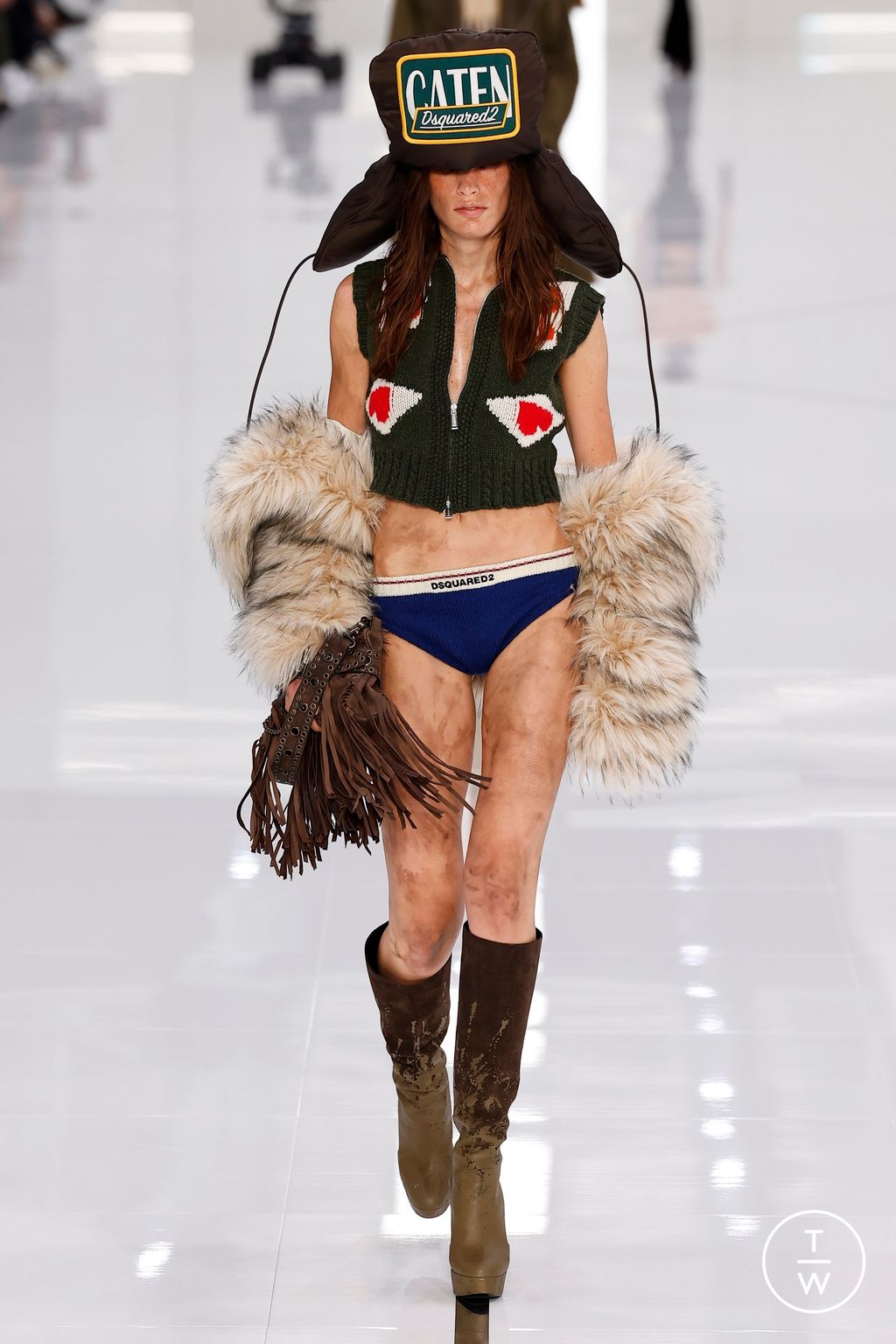 Fashion Week Milan Fall/Winter 2024 look 7 de la collection Dsquared2 menswear