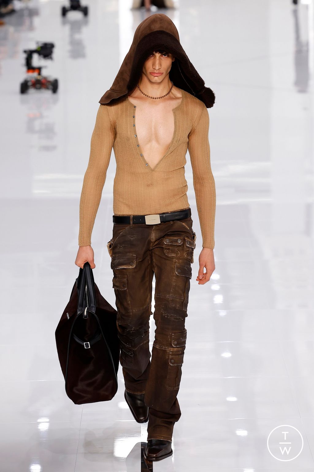 Fashion Week Milan Fall/Winter 2024 look 14 de la collection Dsquared2 menswear