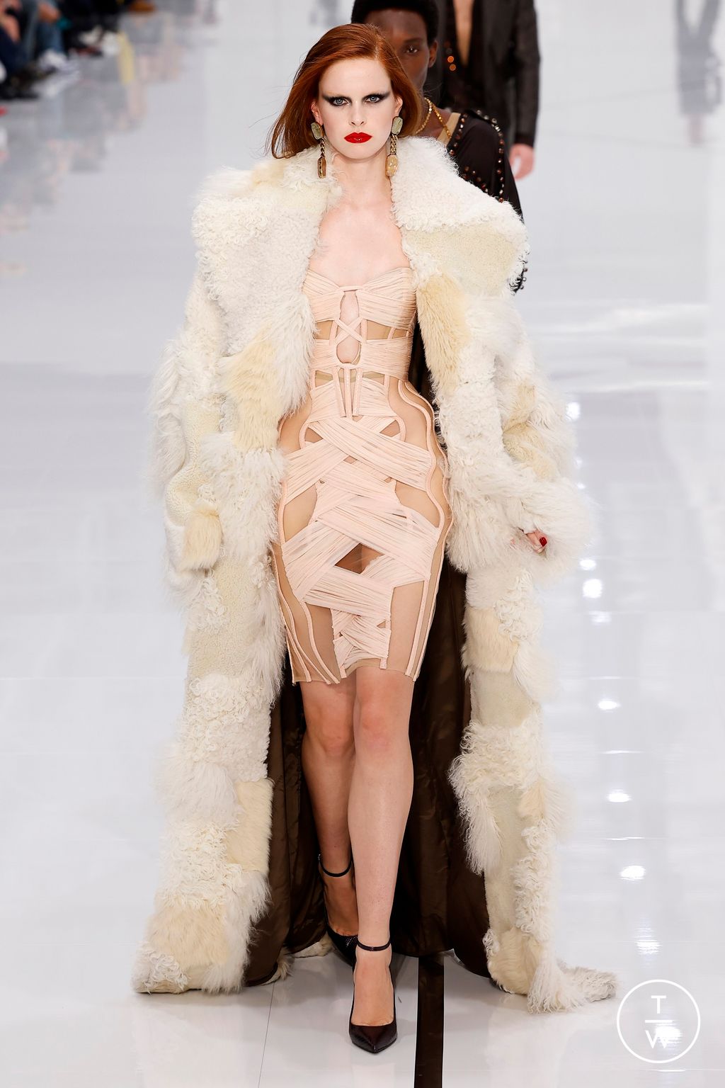 Fashion Week Milan Fall/Winter 2024 look 16 de la collection Dsquared2 menswear