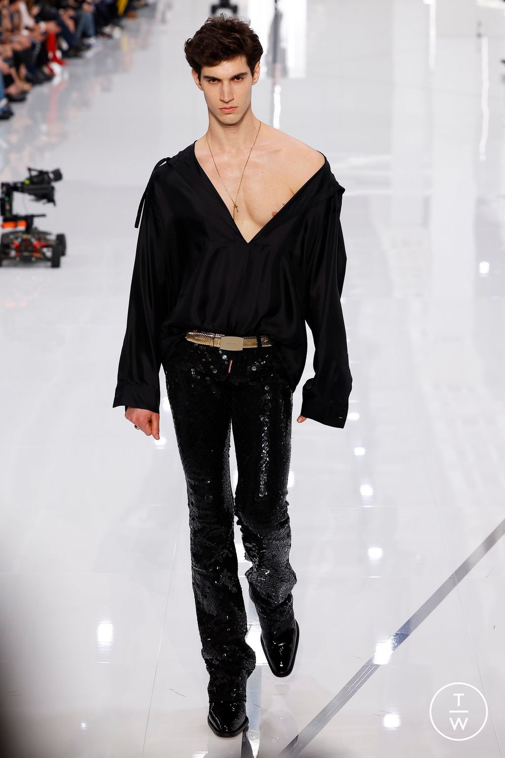 Fashion Week Milan Fall/Winter 2024 look 22 de la collection Dsquared2 menswear