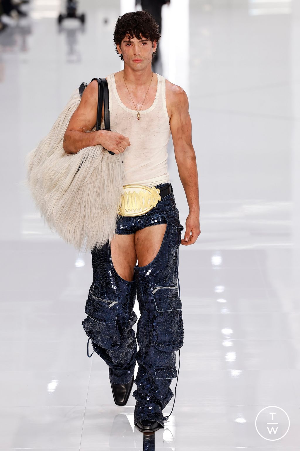 Fashion Week Milan Fall/Winter 2024 look 45 from the Dsquared2 collection 男装