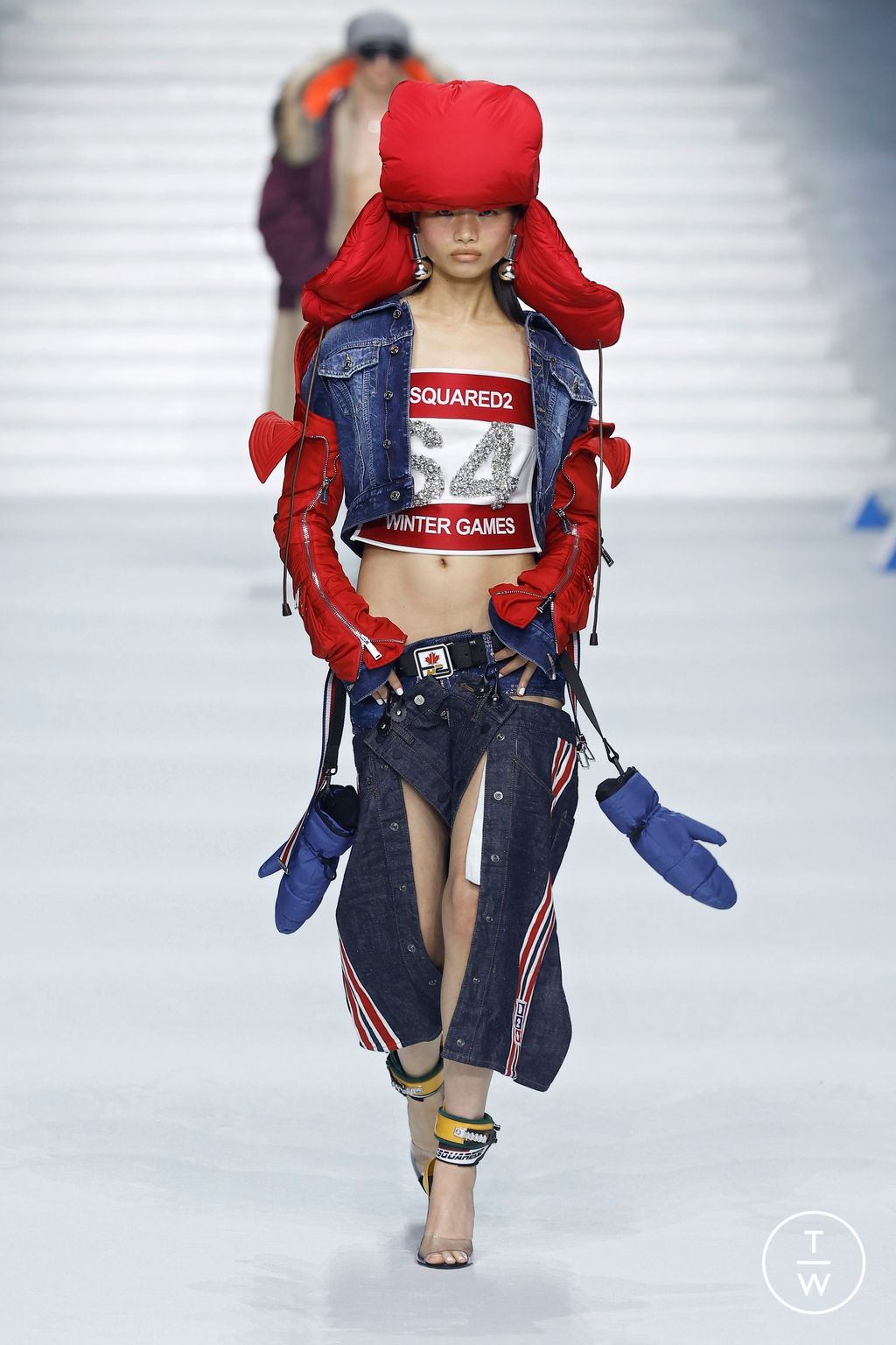 Fashion Week Milan Fall/Winter 2026 look 16 from the Dsquared2 collection menswear