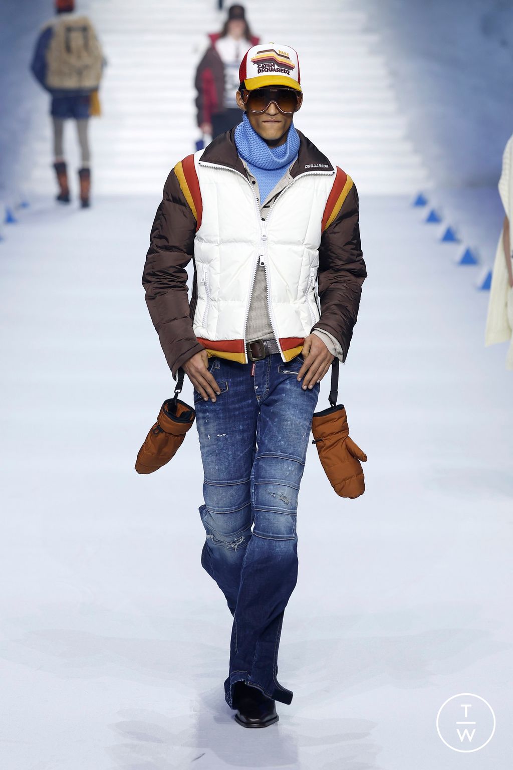 Fashion Week Milan Fall/Winter 2026 look 21 from the Dsquared2 collection menswear