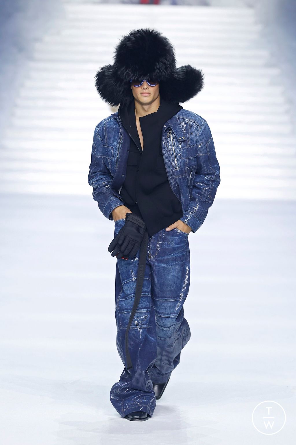 Fashion Week Milan Fall/Winter 2026 look 30 from the Dsquared2 collection menswear