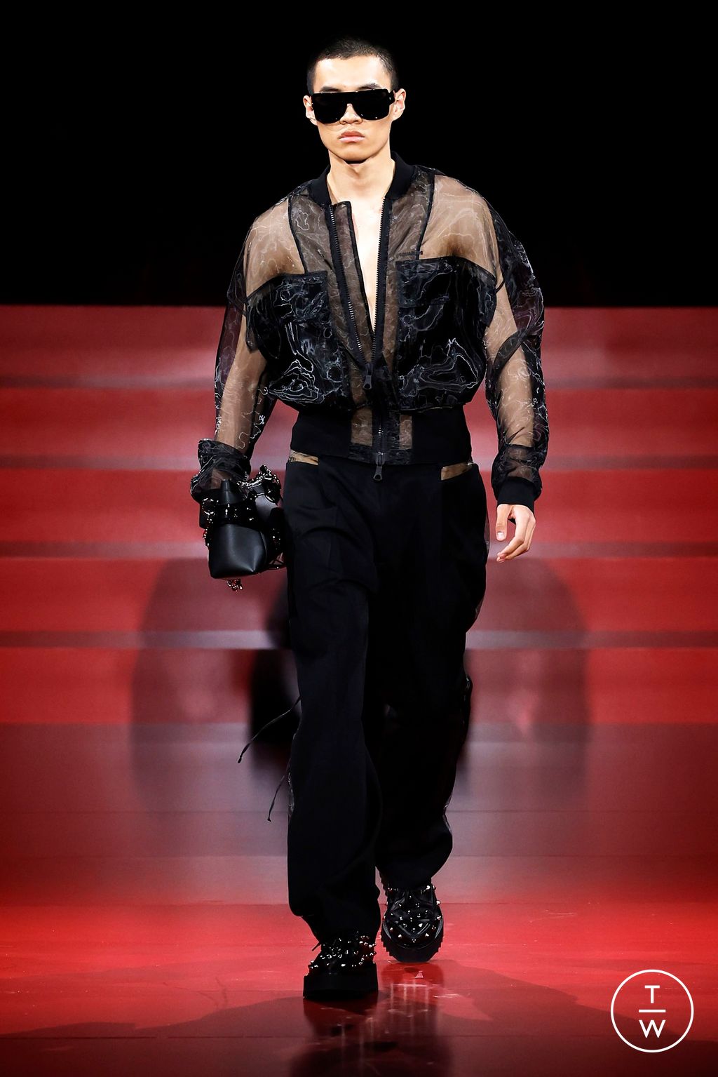 Fashion Week Milan Spring-Summer 2025 look 10 from the Dsquared2 collection menswear