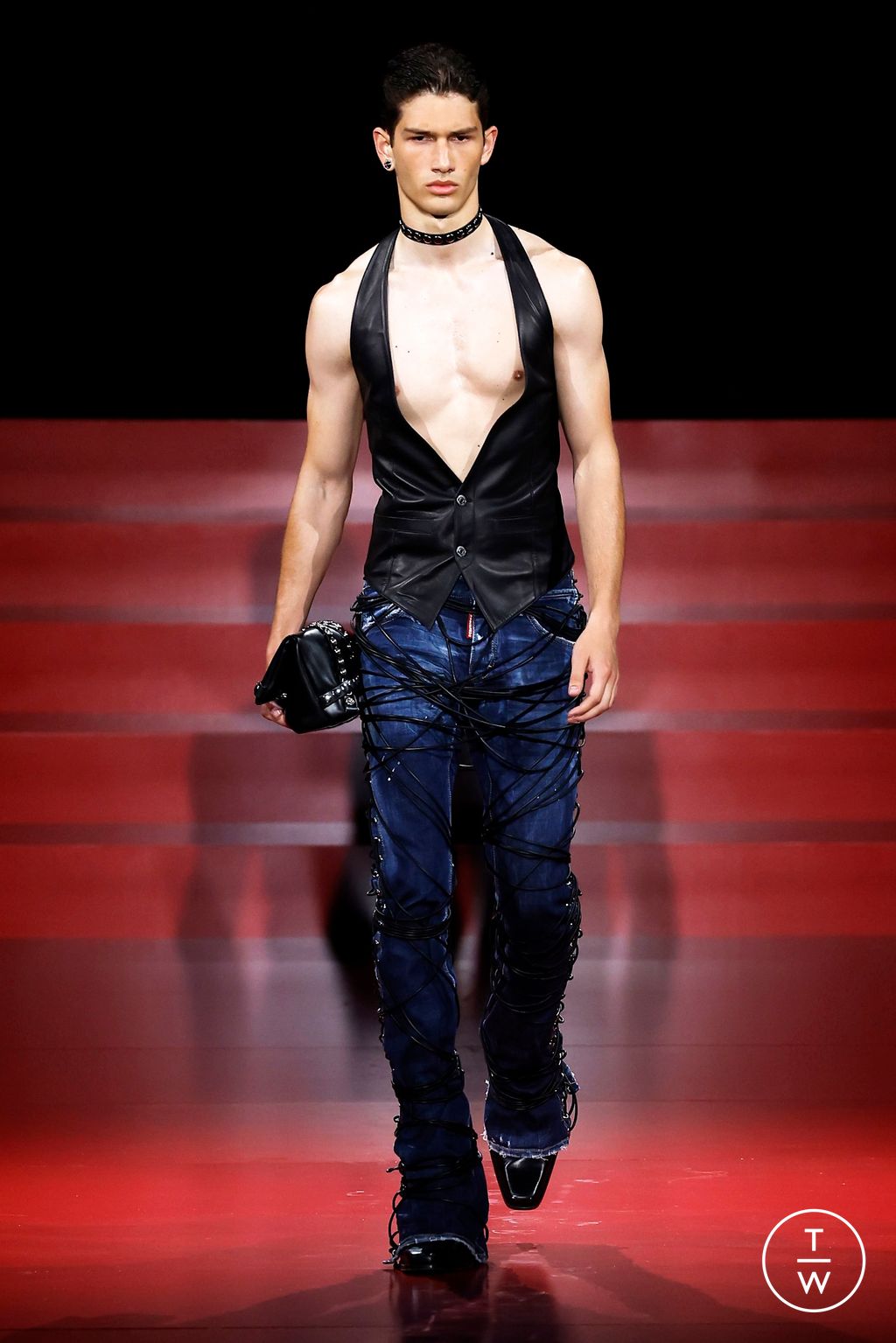 Fashion Week Milan Spring-Summer 2025 look 18 from the Dsquared2 collection menswear