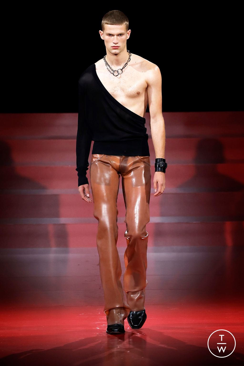 Fashion Week Milan Spring-Summer 2025 look 20 from the Dsquared2 collection menswear