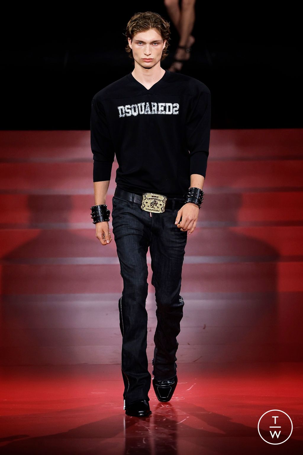 Fashion Week Milan Spring-Summer 2025 look 37 from the Dsquared2 collection menswear