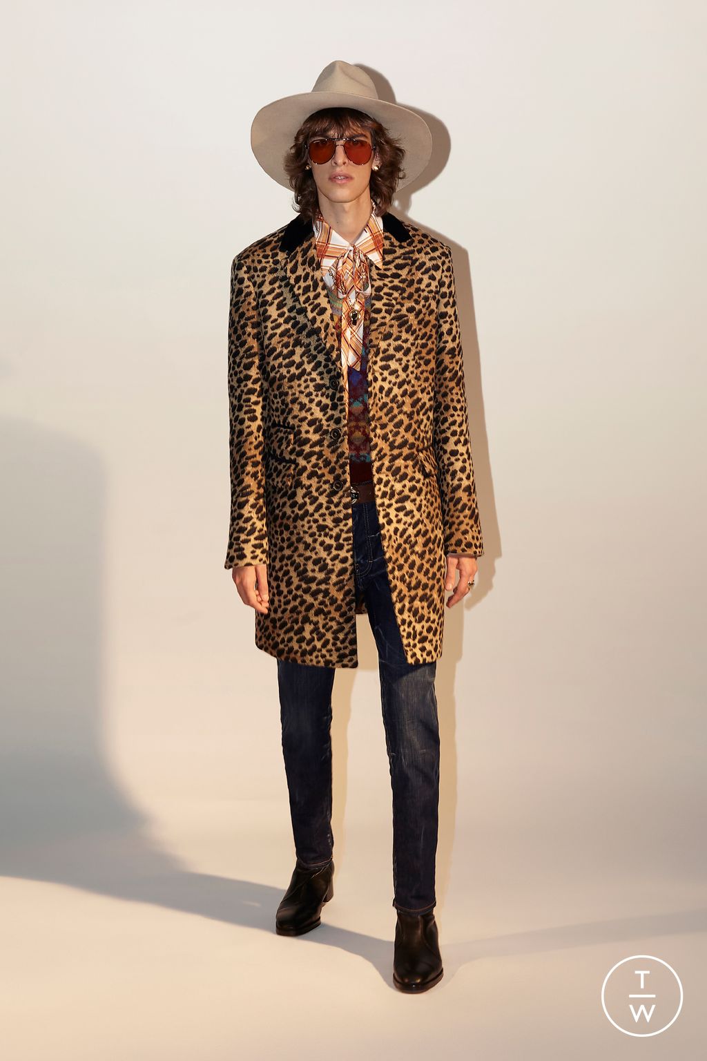 Fashion Week Milan Pre-Fall 2023 look 12 from the Dsquared2 collection 男装