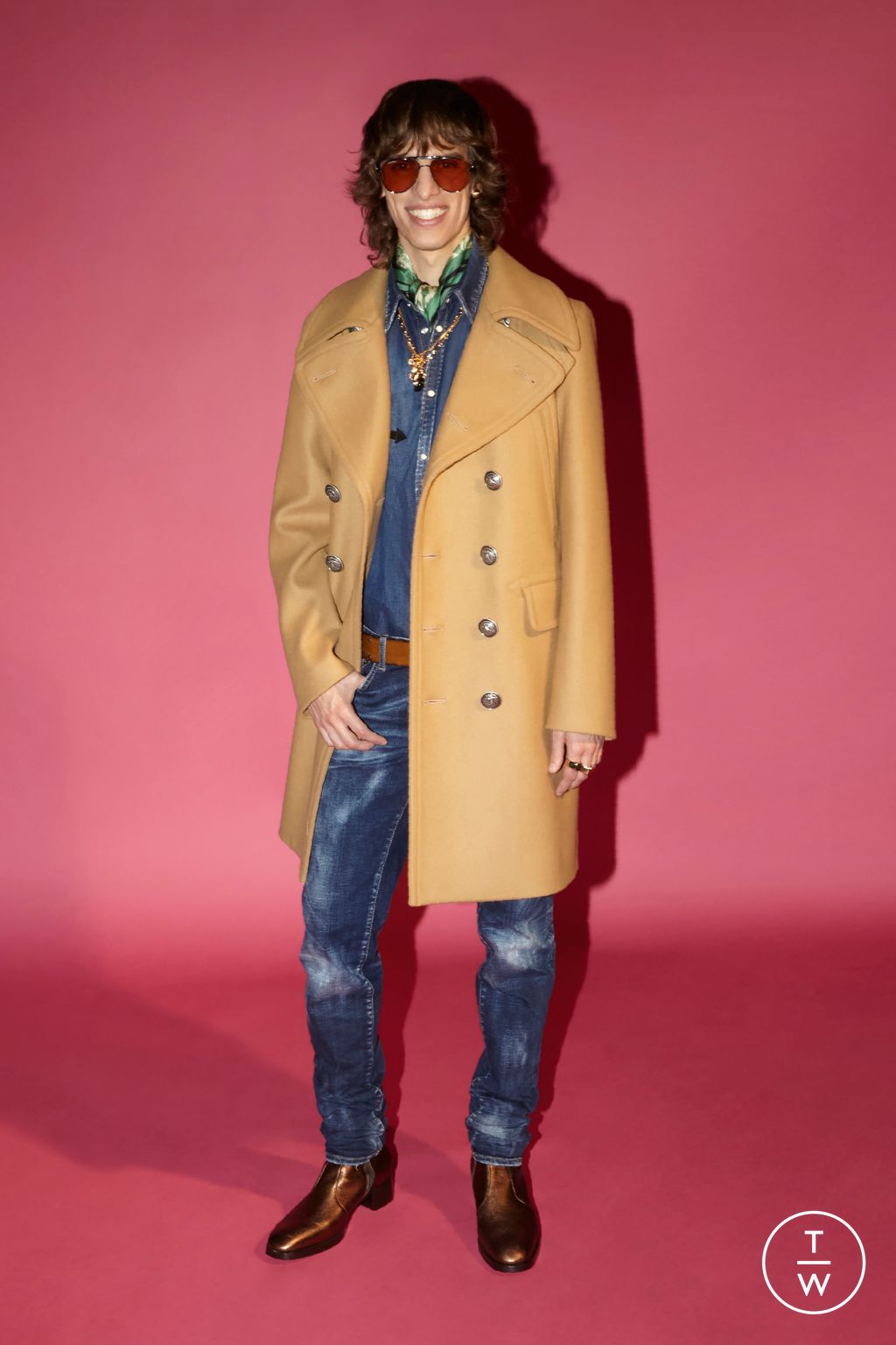 Fashion Week Milan Pre-Fall 2023 look 18 from the Dsquared2 collection menswear