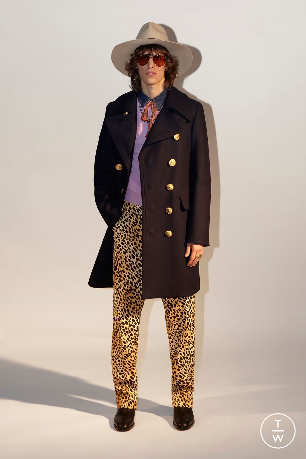 Fashion Week Milan Pre-Fall 2023 look 2 from the Dsquared2 collection menswear