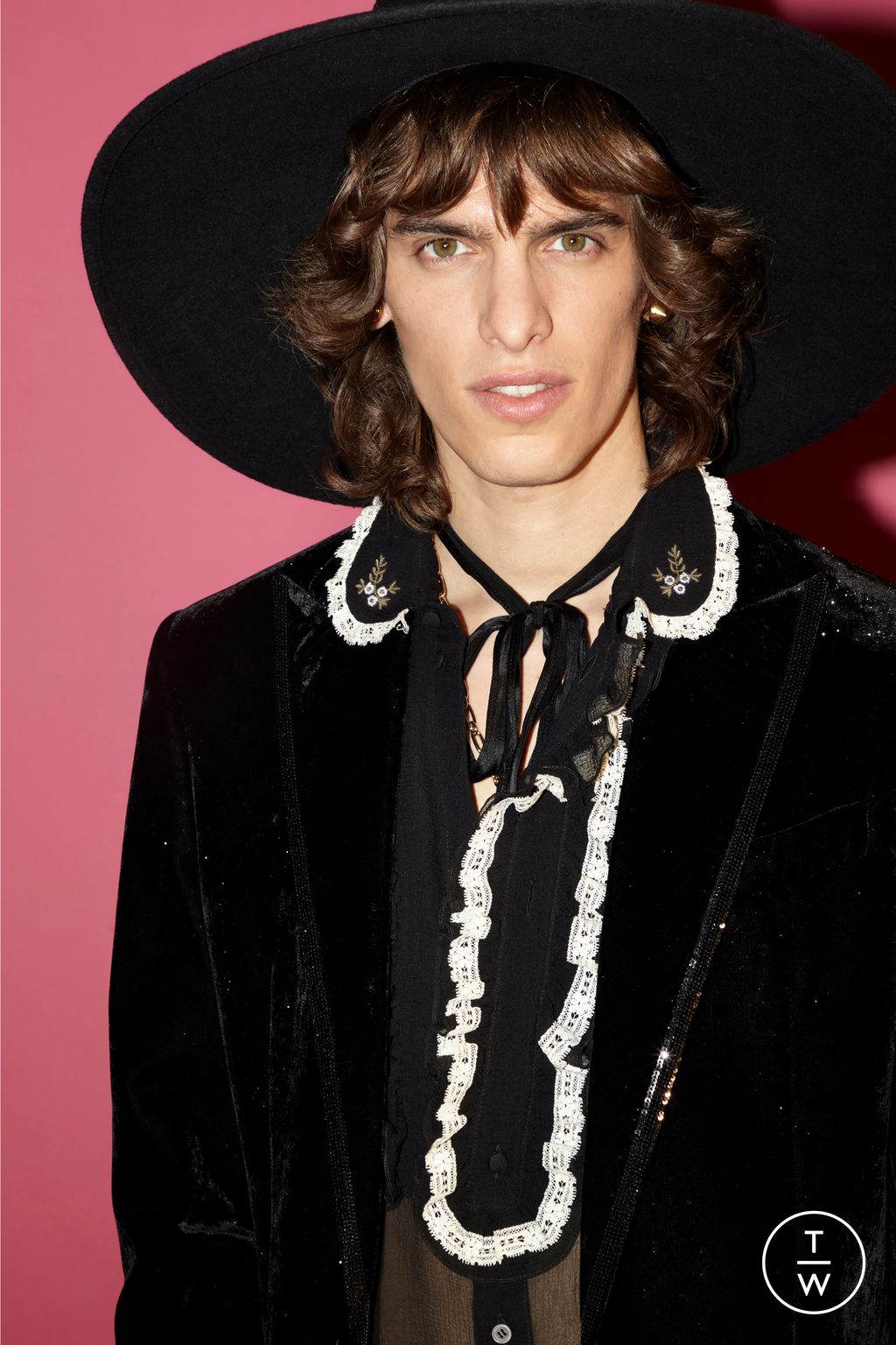 Fashion Week Milan Pre-Fall 2023 look 25 from the Dsquared2 collection 男装