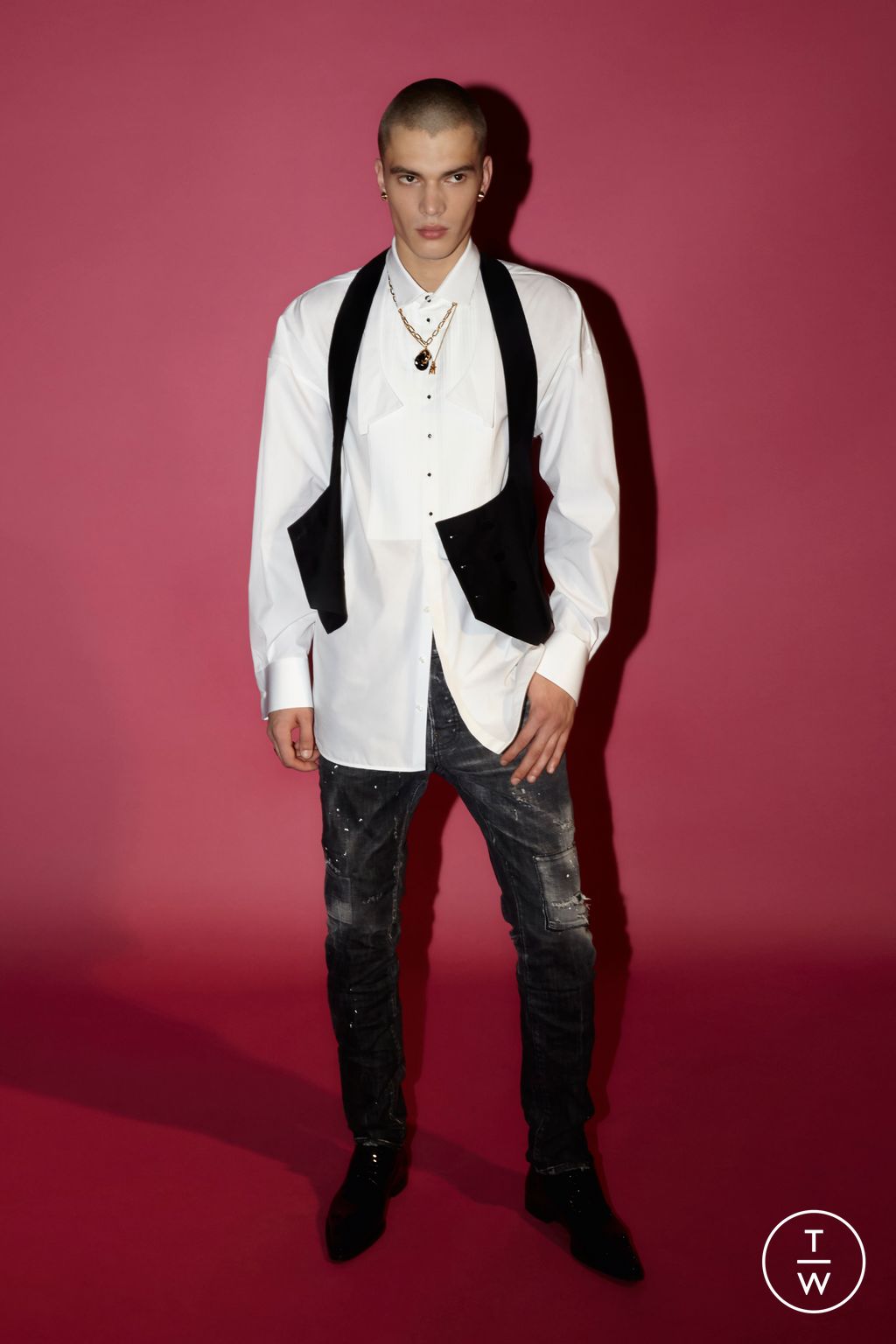 Fashion Week Milan Pre-Fall 2023 look 27 from the Dsquared2 collection 男装