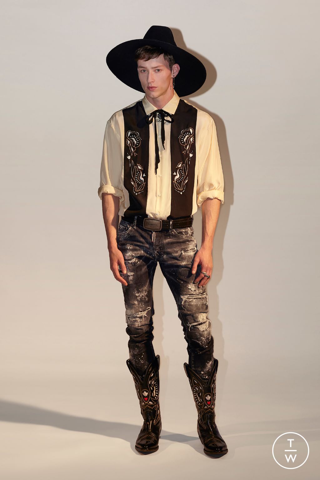 Fashion Week Milan Pre-Fall 2023 look 6 from the Dsquared2 collection 男装