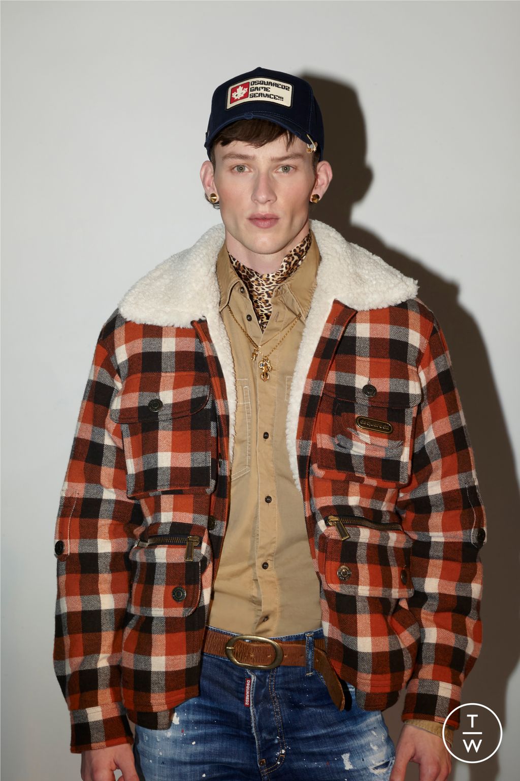 Fashion Week Milan Pre-Fall 2023 look 9 from the Dsquared2 collection menswear