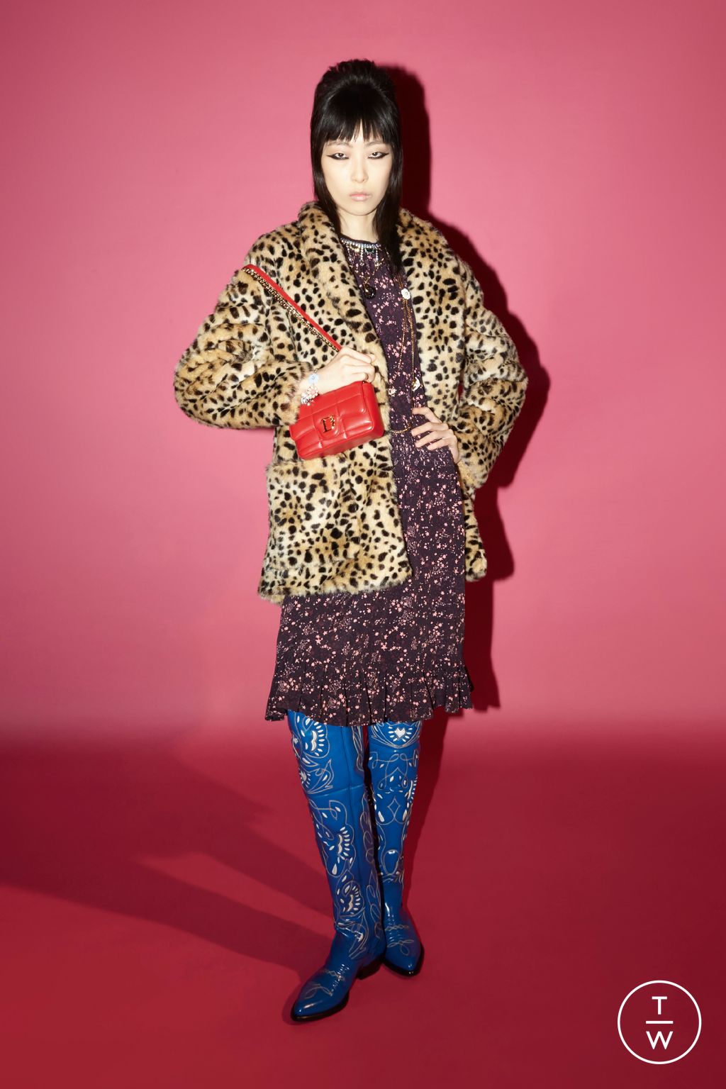 Fashion Week Milan Pre-Fall 2023 look 29 from the Dsquared2 collection womenswear