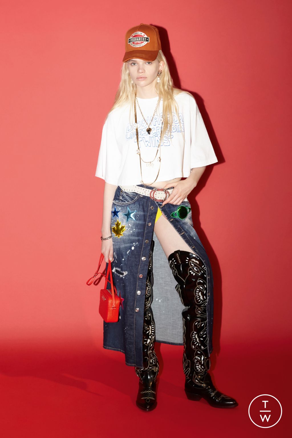 Fashion Week Milan Pre-Fall 2023 look 6 from the Dsquared2 collection 女装